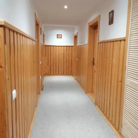 Swarna Wynajem Pokoi *