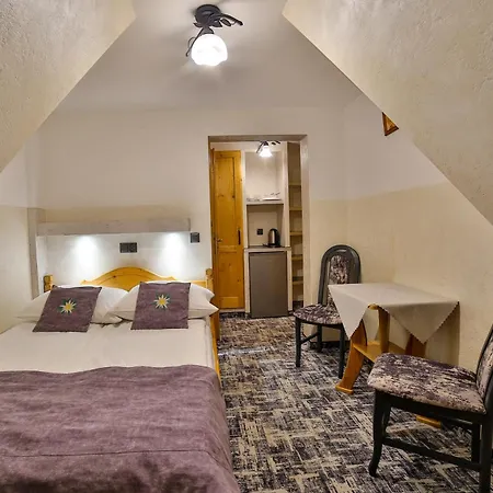 Swarna Wynajem Pokoi *