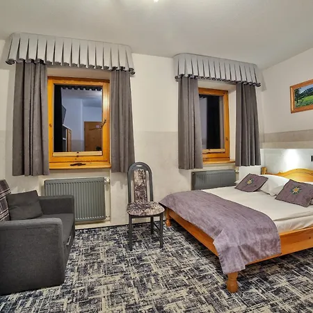 Swarna Wynajem Pokoi *