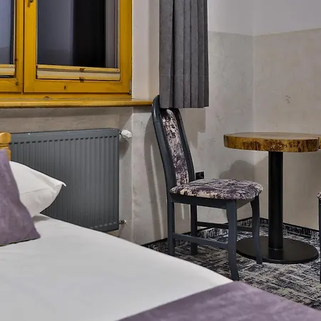 Swarna Wynajem Pokoi *