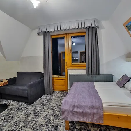 Swarna Wynajem Pokoi *