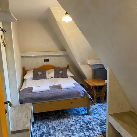 Swarna Wynajem Pokoi Habitación en casa particular *