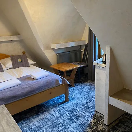 Swarna Wynajem Pokoi ザコパネ